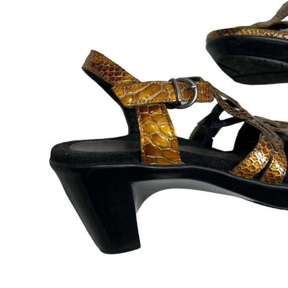 1803 Handcrafted in Portugal Yellow Gold Snakeskin Patterned Open Toe Short Heel - Picture 6 of 12